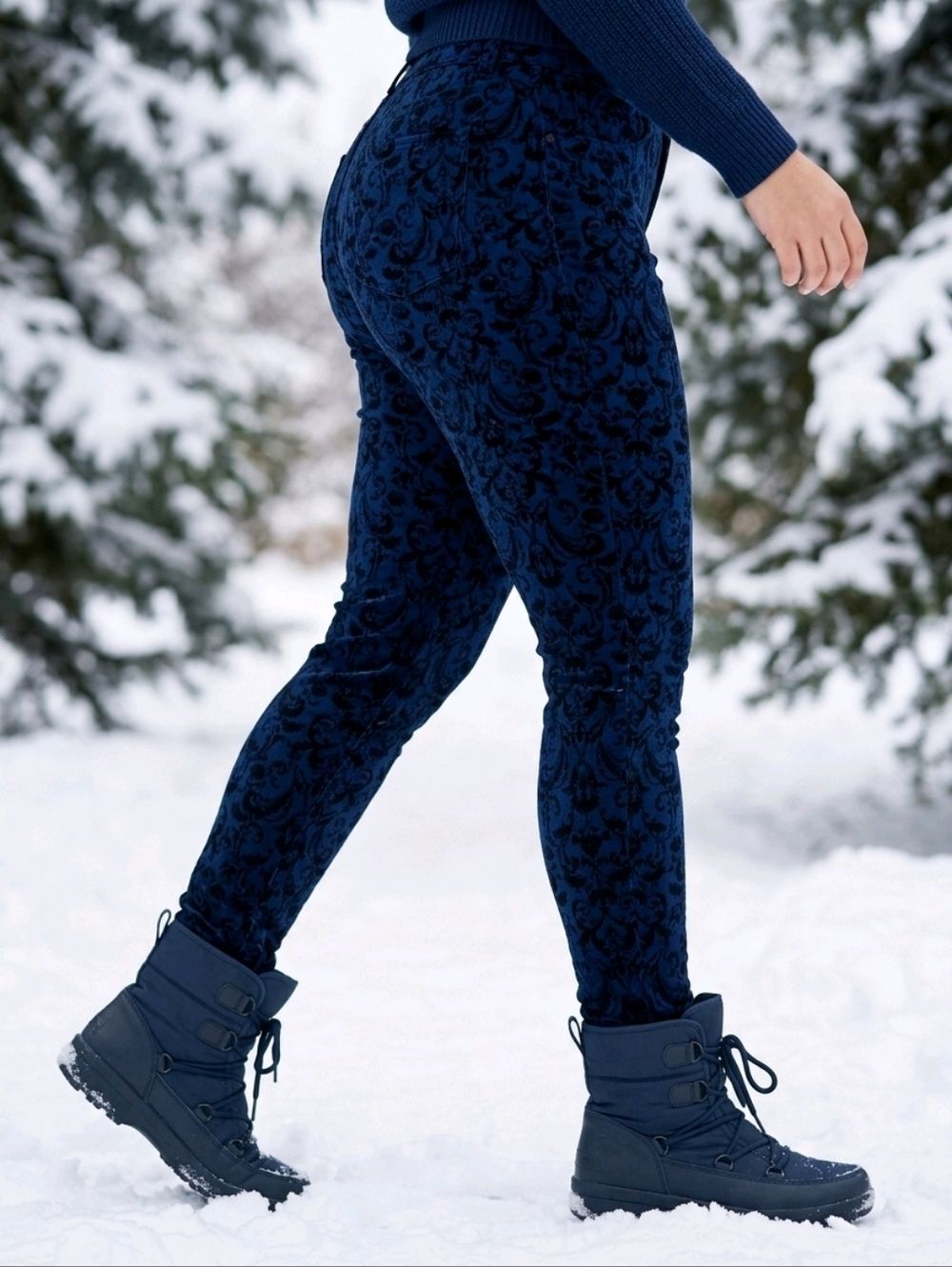 🔹️Forever 21 Blue w/Black Flocked Print Pants Size 10